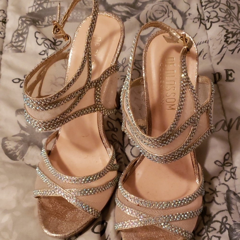 Heels - Picture 4 of 4